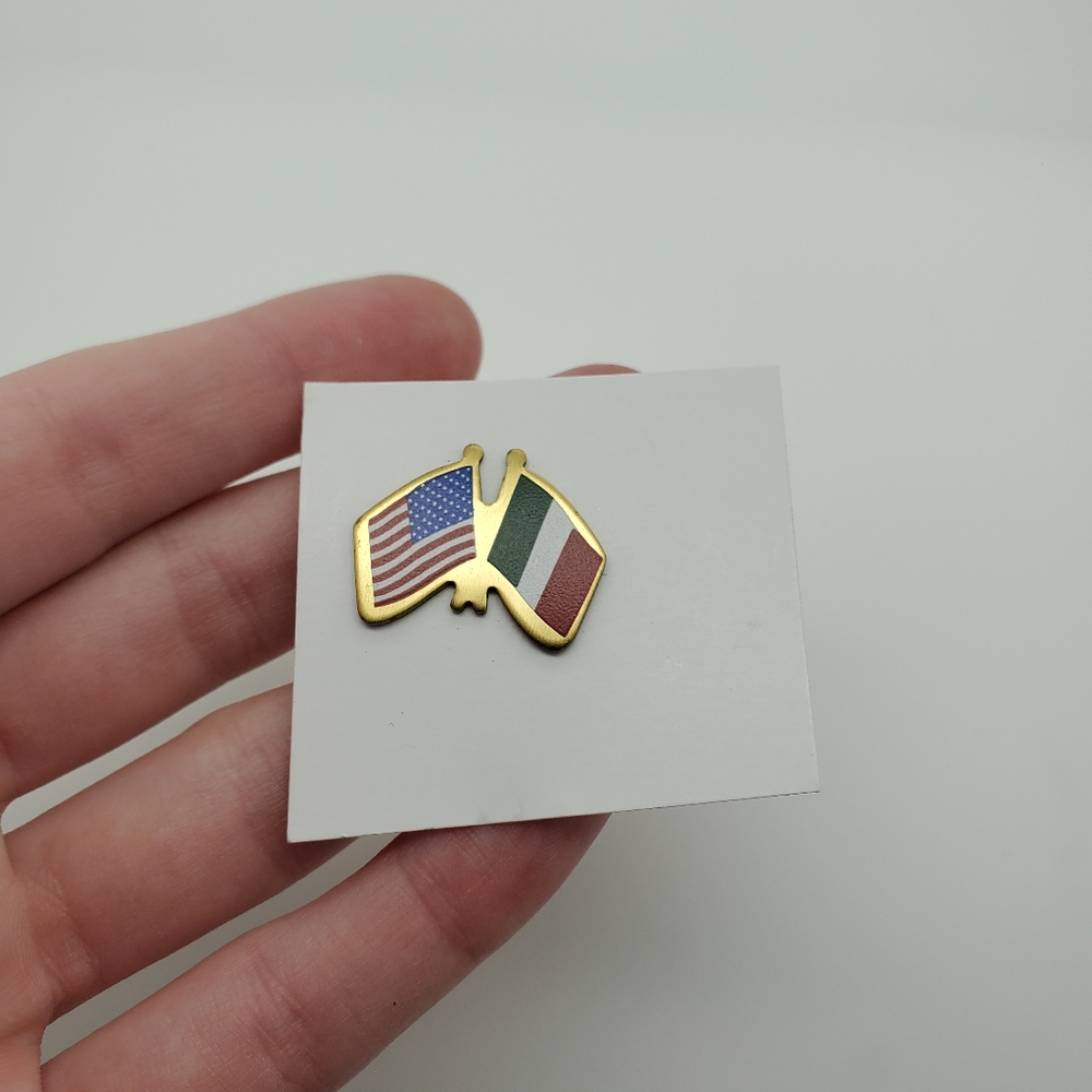 Flags pin - Picture 2 of 4